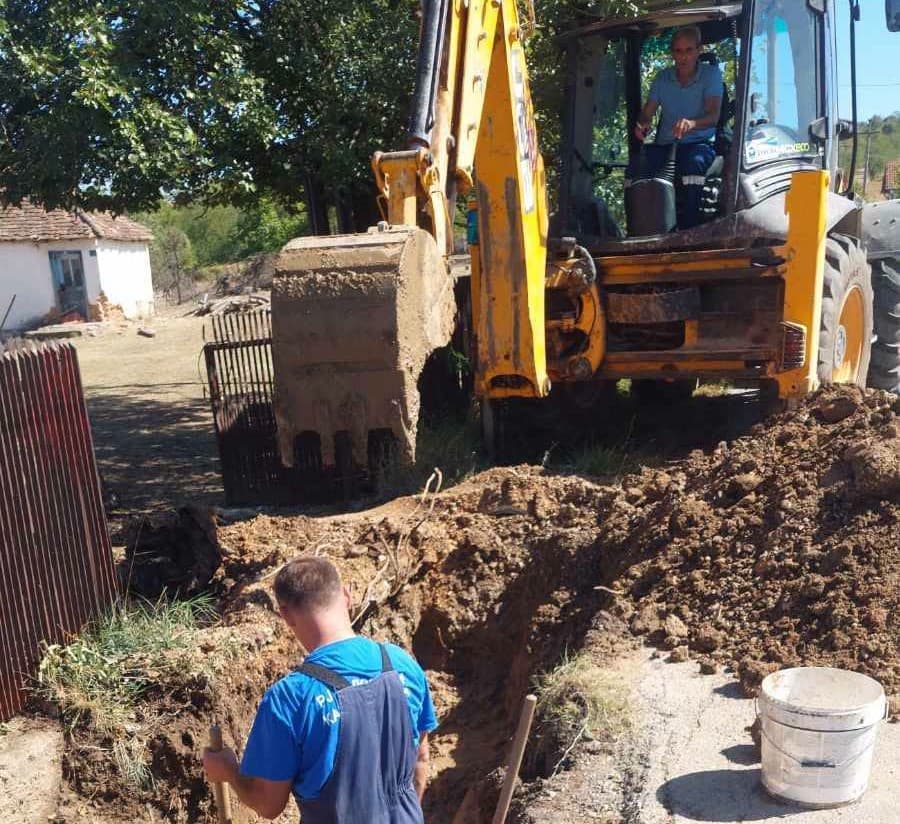 У току су радови на санацији квара на магистралном цевоводу фи 225