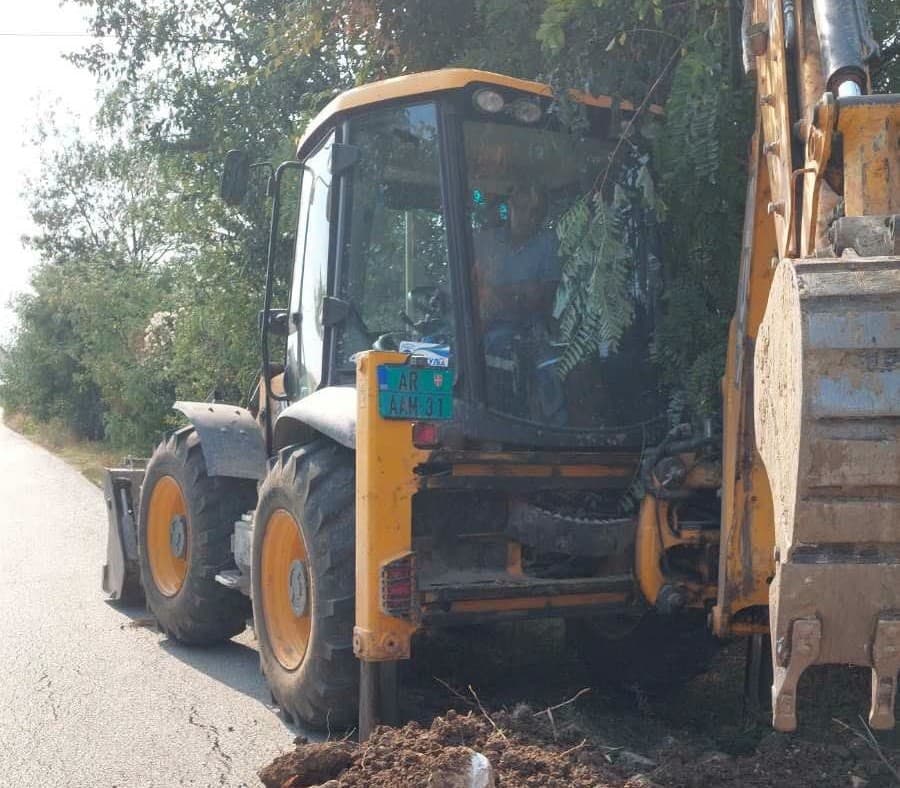РЈ Водовод и канализација изводи радове на постављању хидранта у селу Копљари – Липар.