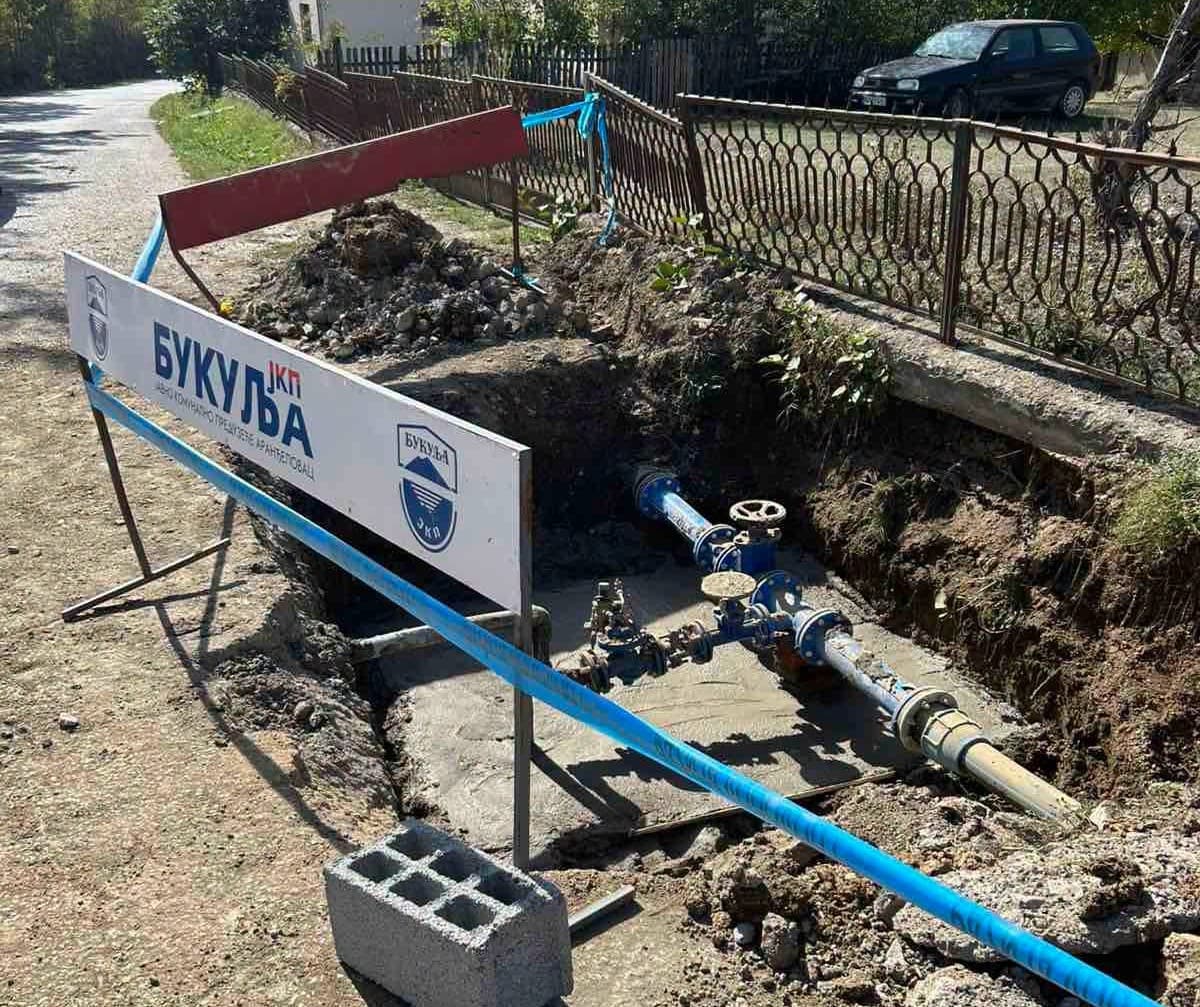 РЈ Нискоградња – Наставак радова у Швабица крају: зидање водоводних шахти.